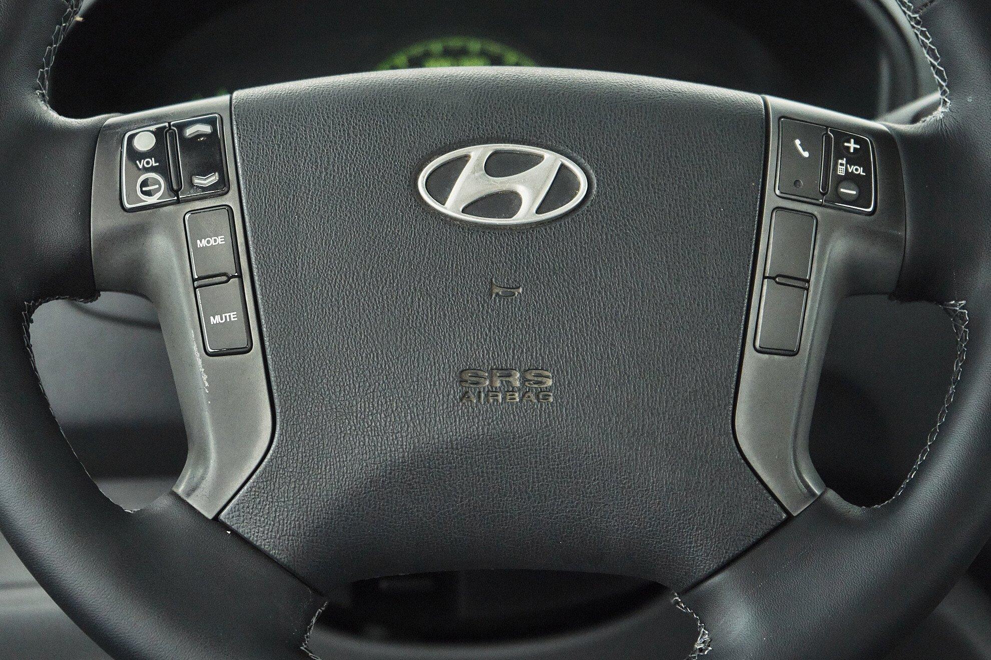 Hyundai Grand Starex 2008, белый