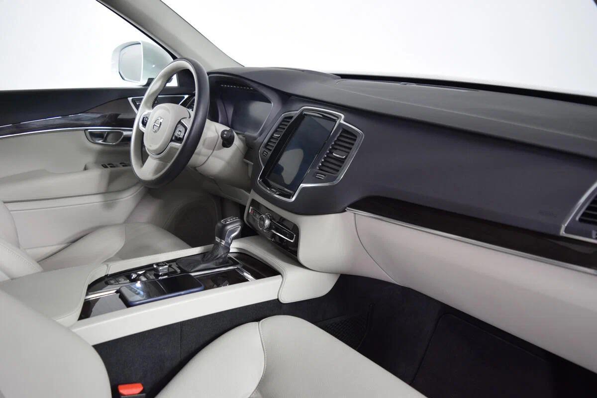 Volvo XC90 2019, белый