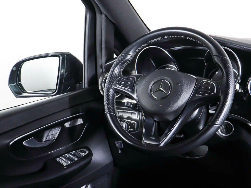 Mercedes-Benz V-Класс 2019, черный