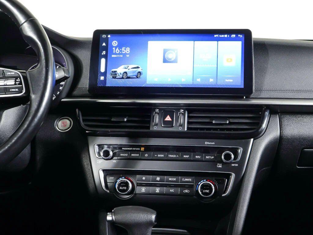 Kia K5 2019, белый