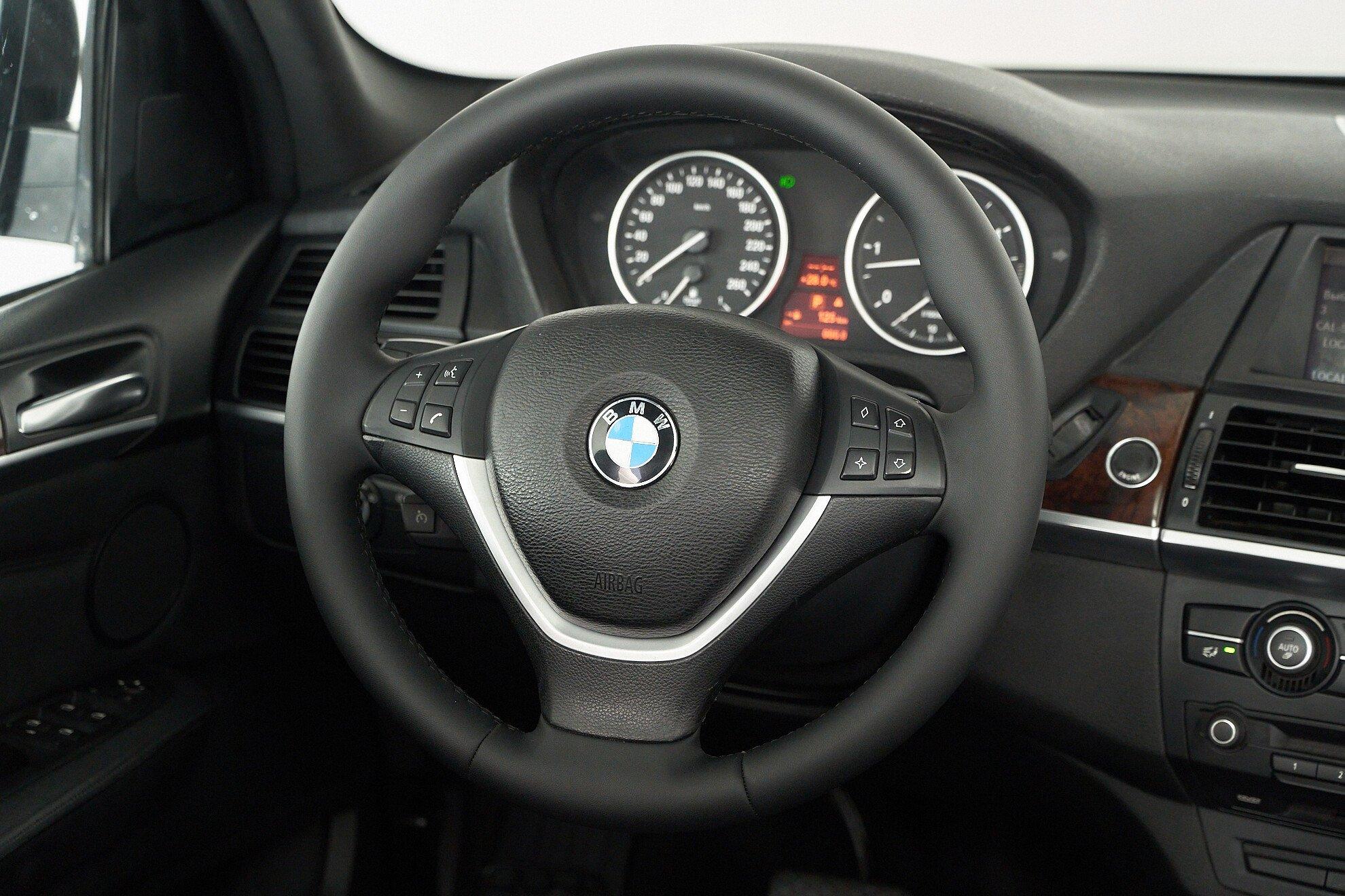 BMW X5 2009, черный