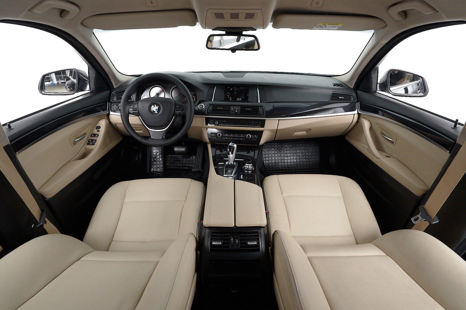 BMW 5 серии 2016, черный