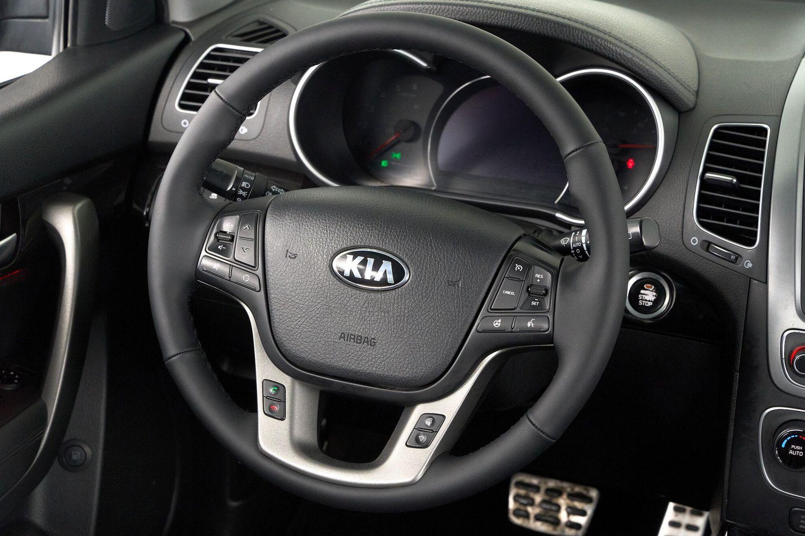 Kia Sorento 2017, серый