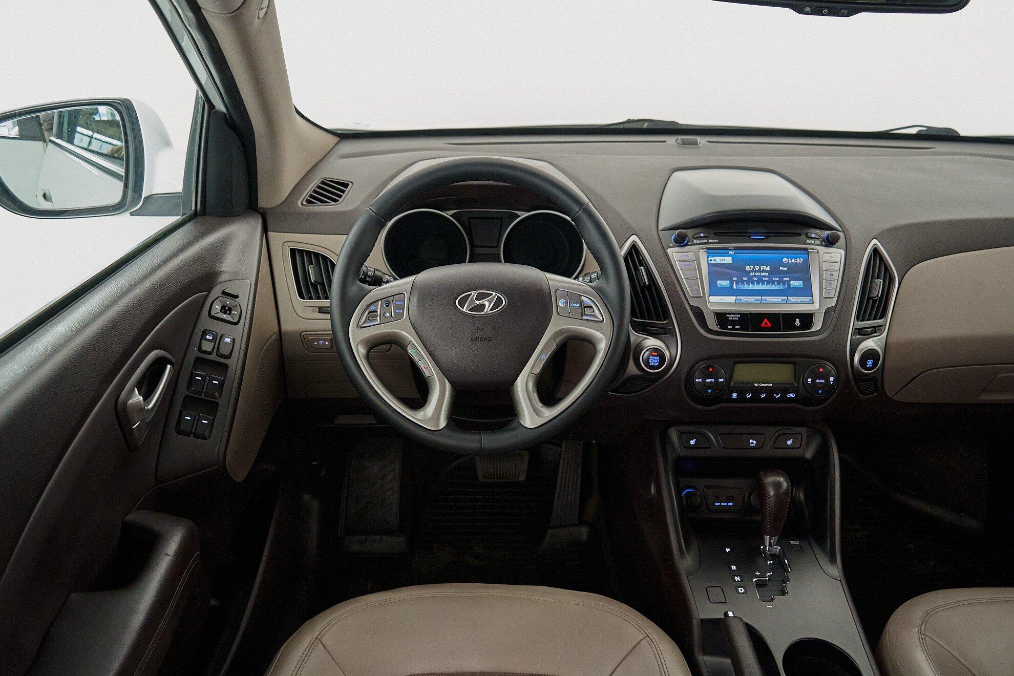 Hyundai ix35 2012, белый