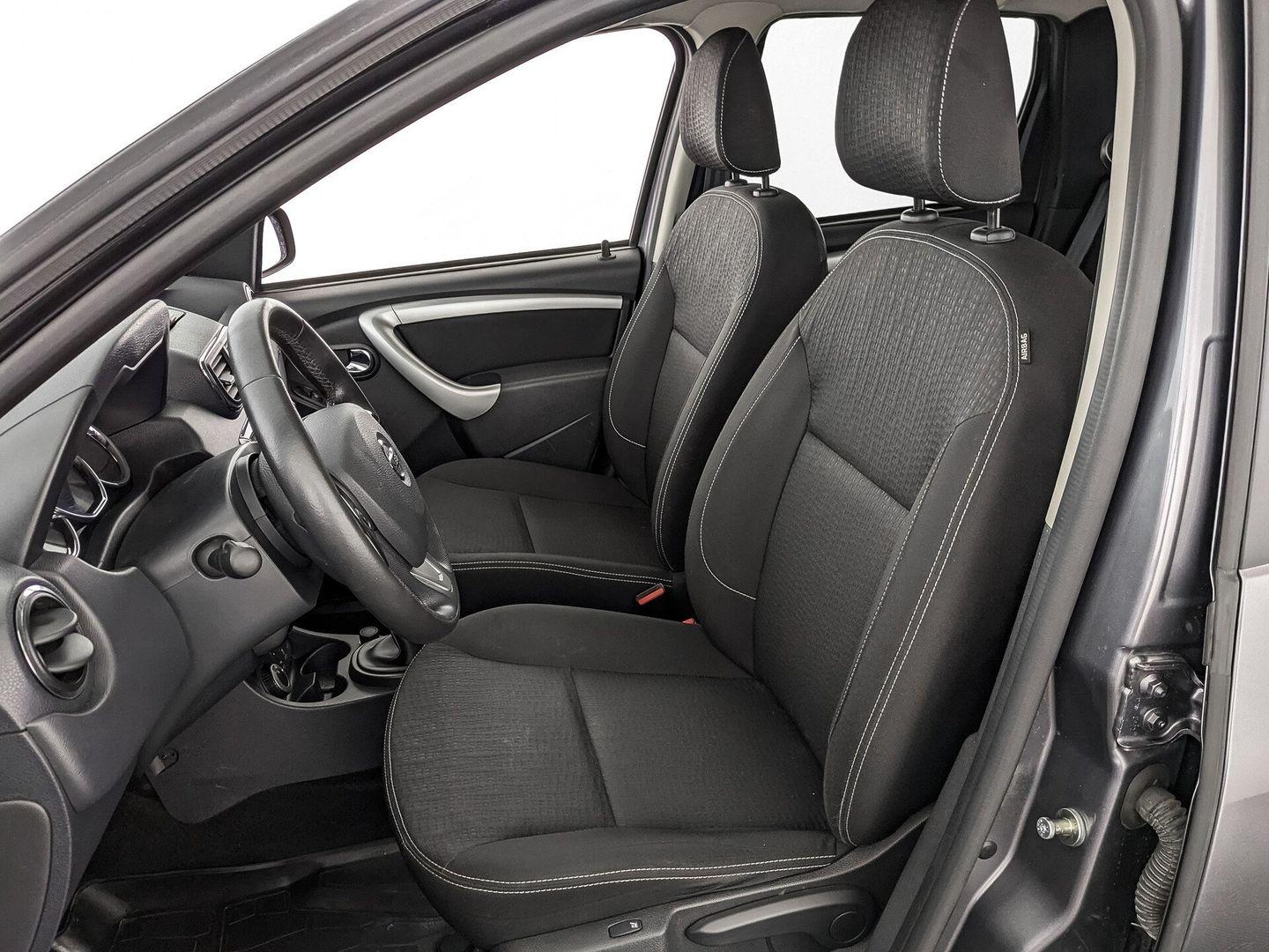 Nissan Terrano 2018, серый
