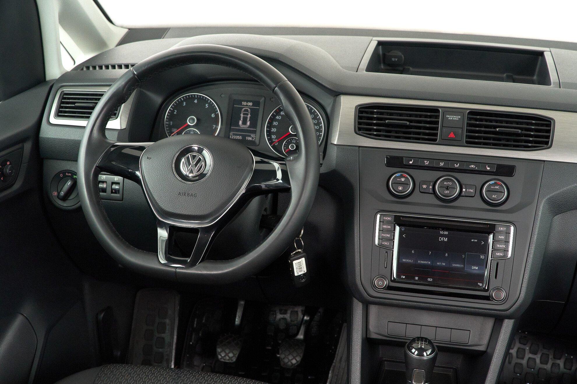 Volkswagen Caddy 2017, пурпурный