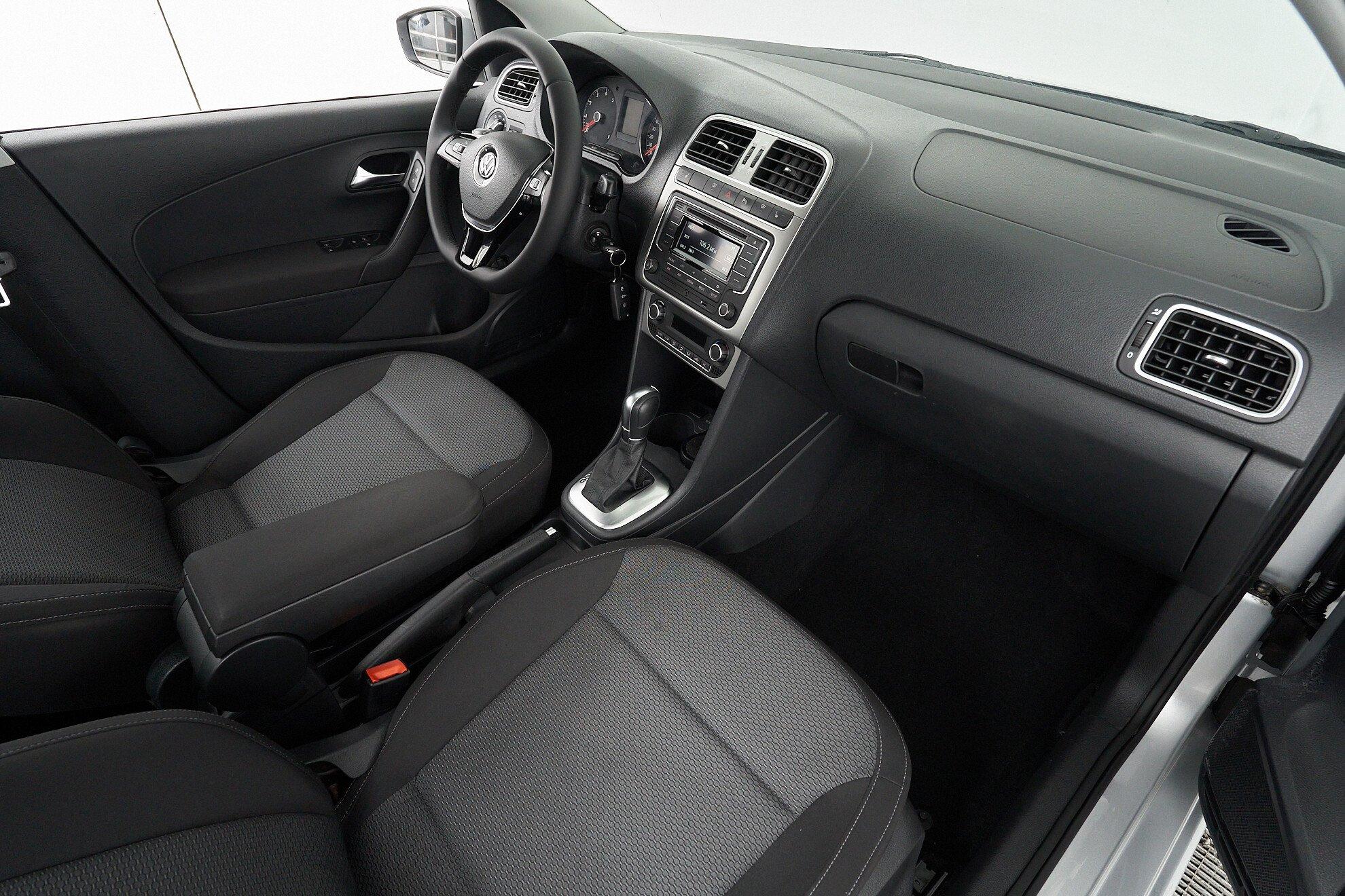 Volkswagen Polo 2018, серебряный