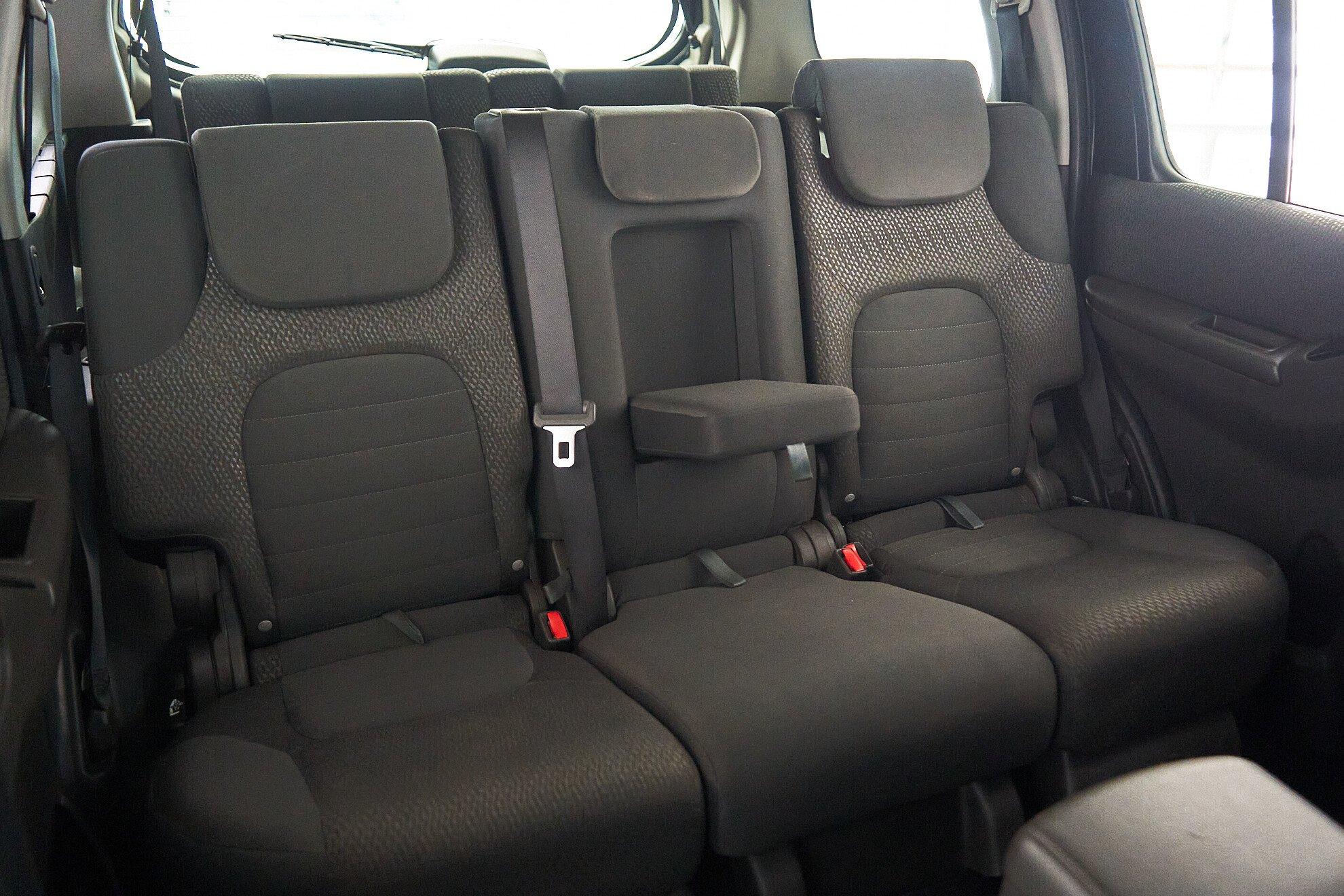 Nissan Pathfinder 2011, черный