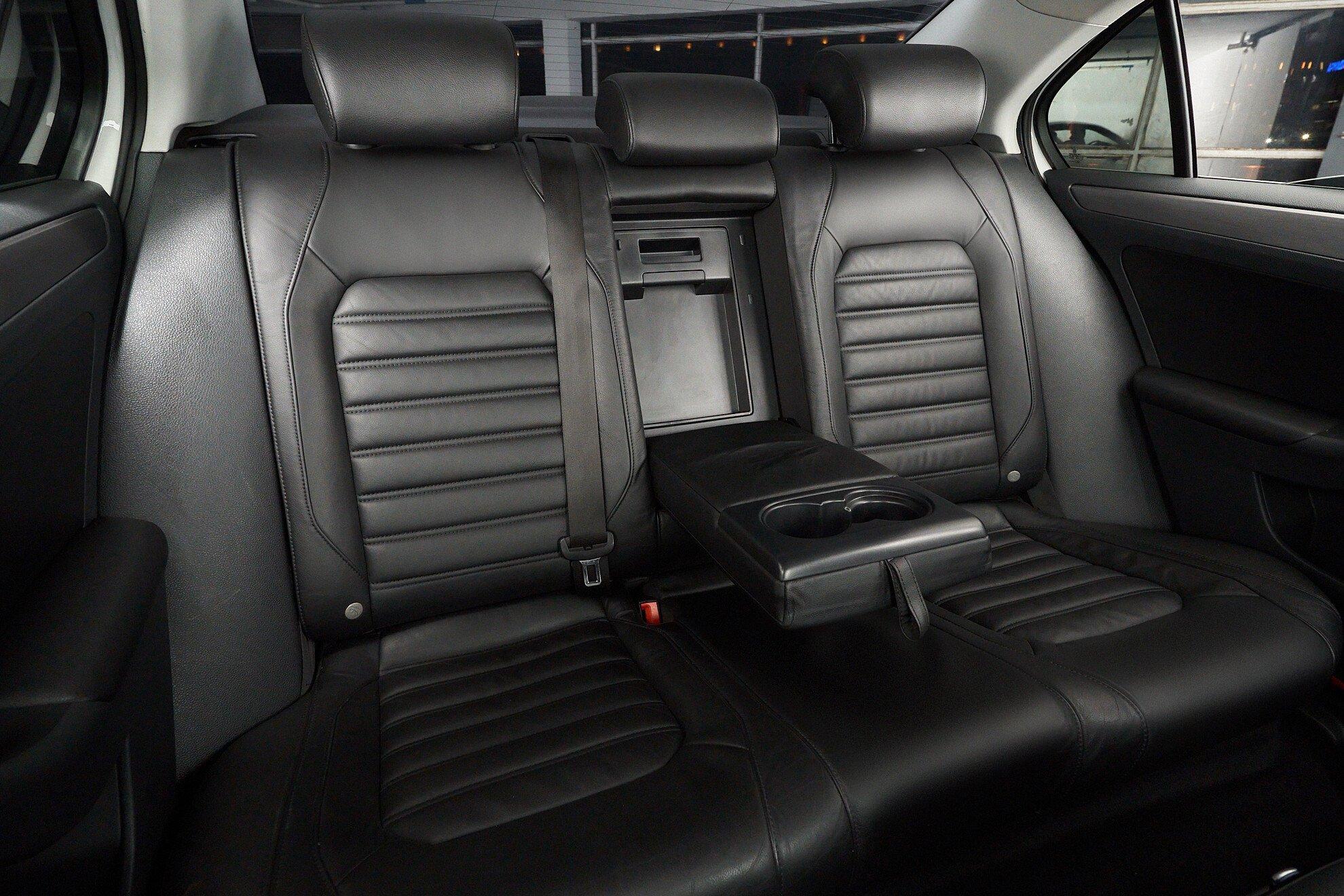 Volkswagen Jetta 2011, белый