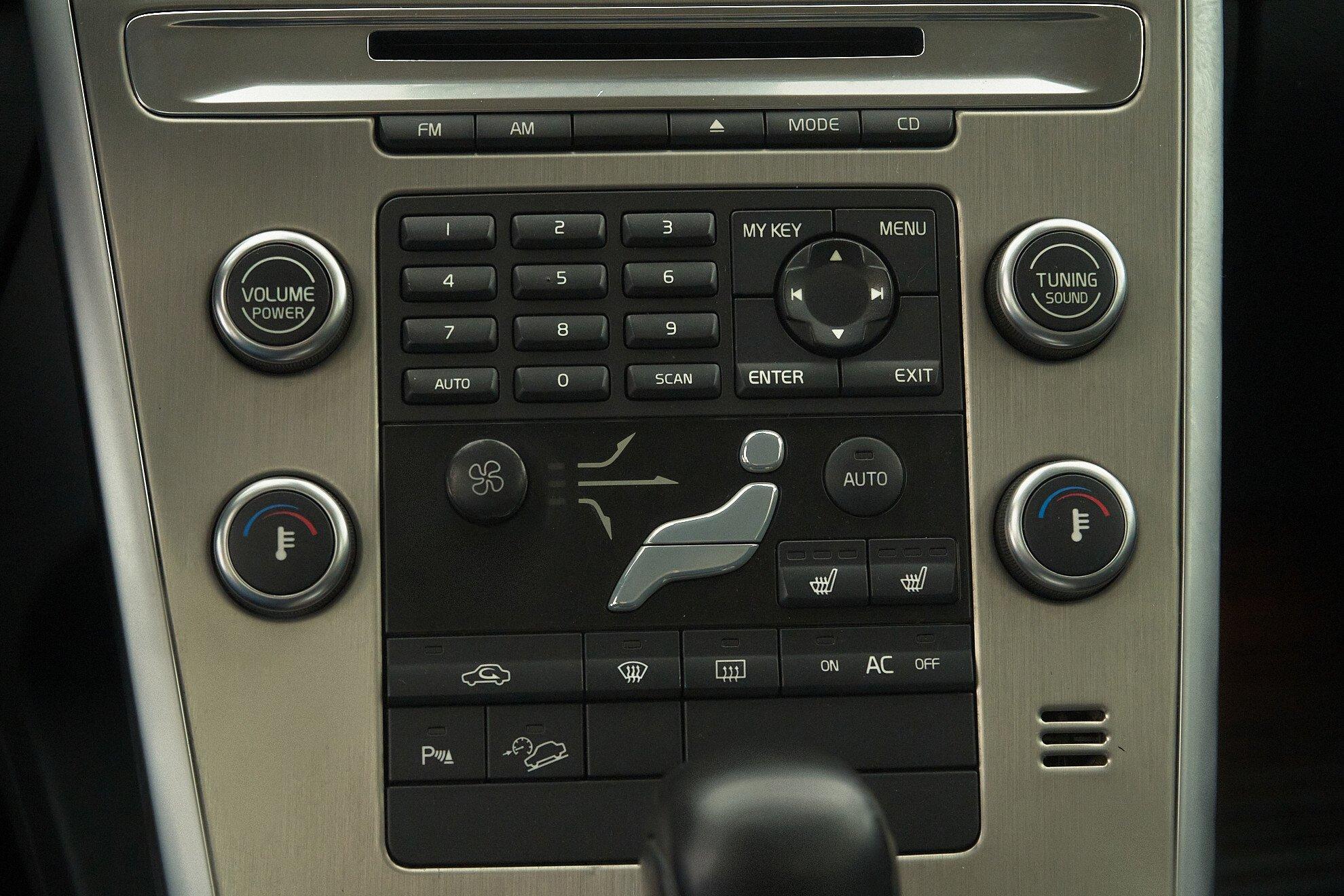 Volvo XC60 2013, серый