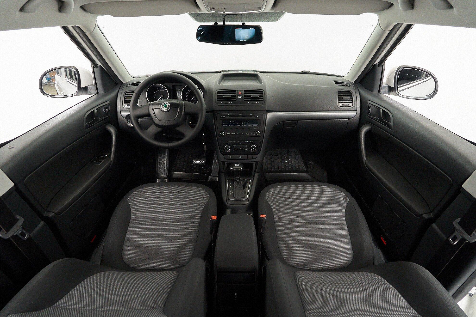 Skoda Yeti 2013, белый