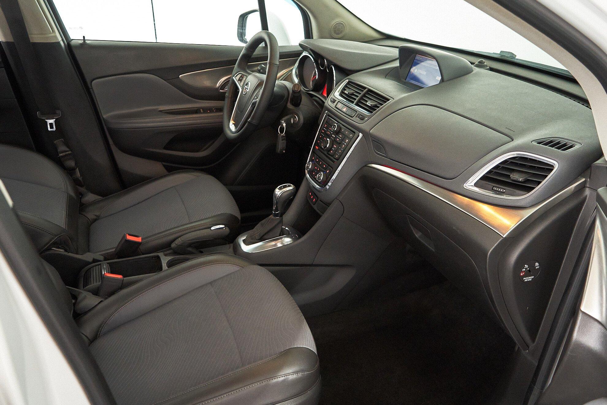 Opel Mokka 2013, белый