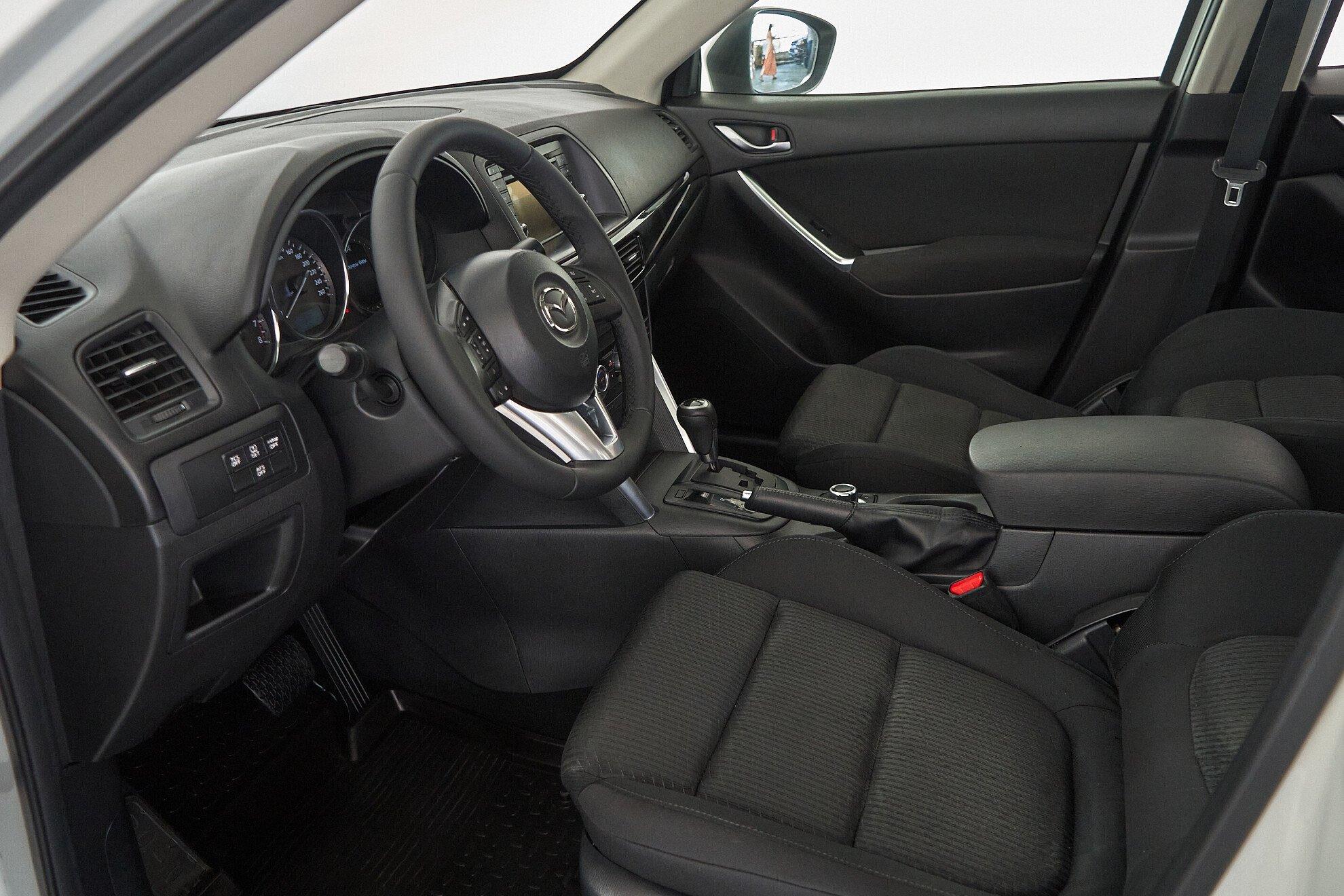 Mazda CX-5 2011, белый