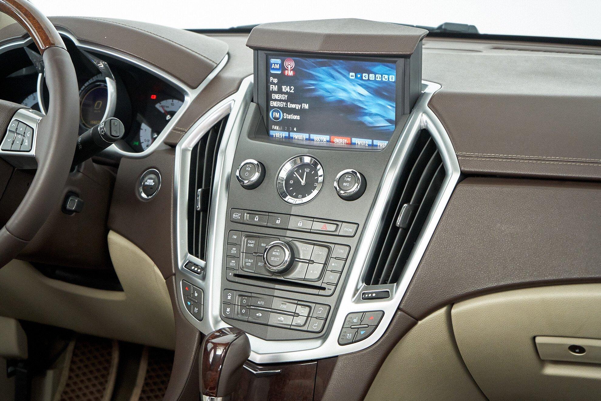 Cadillac SRX 2011, белый
