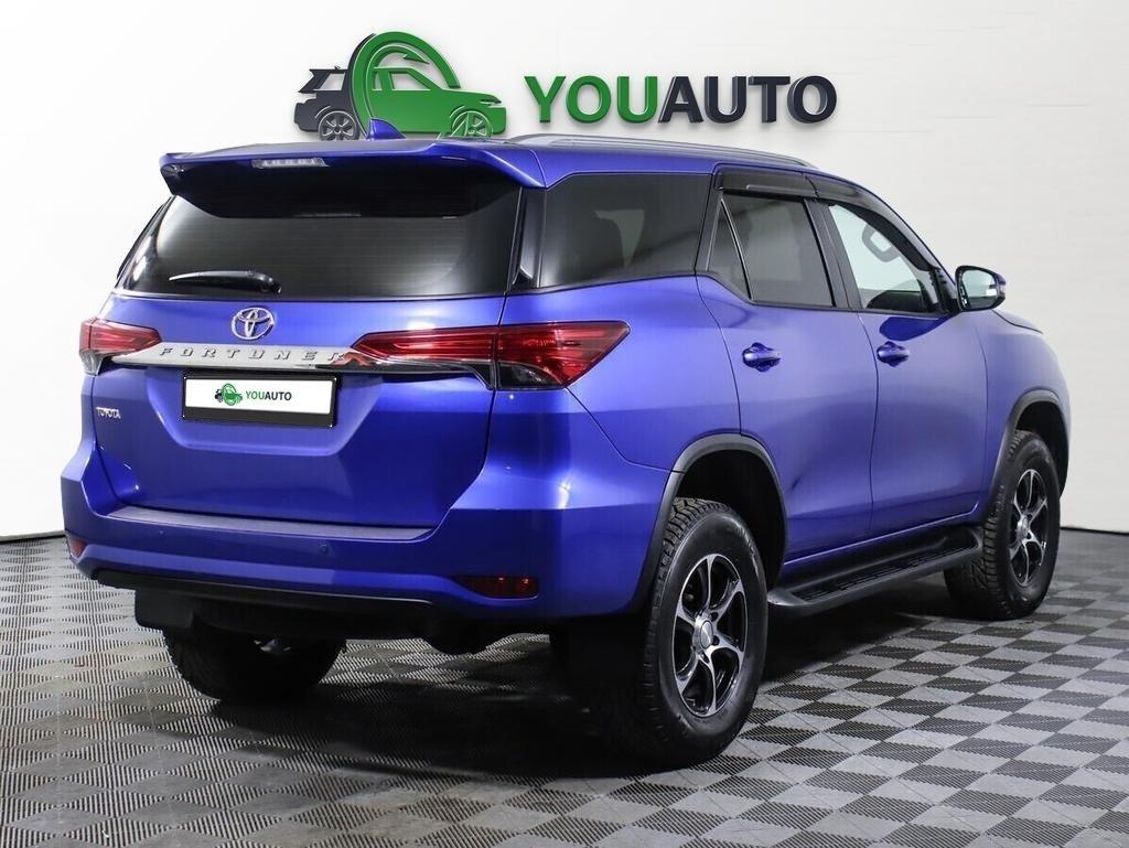 Toyota Fortuner 2018, синий