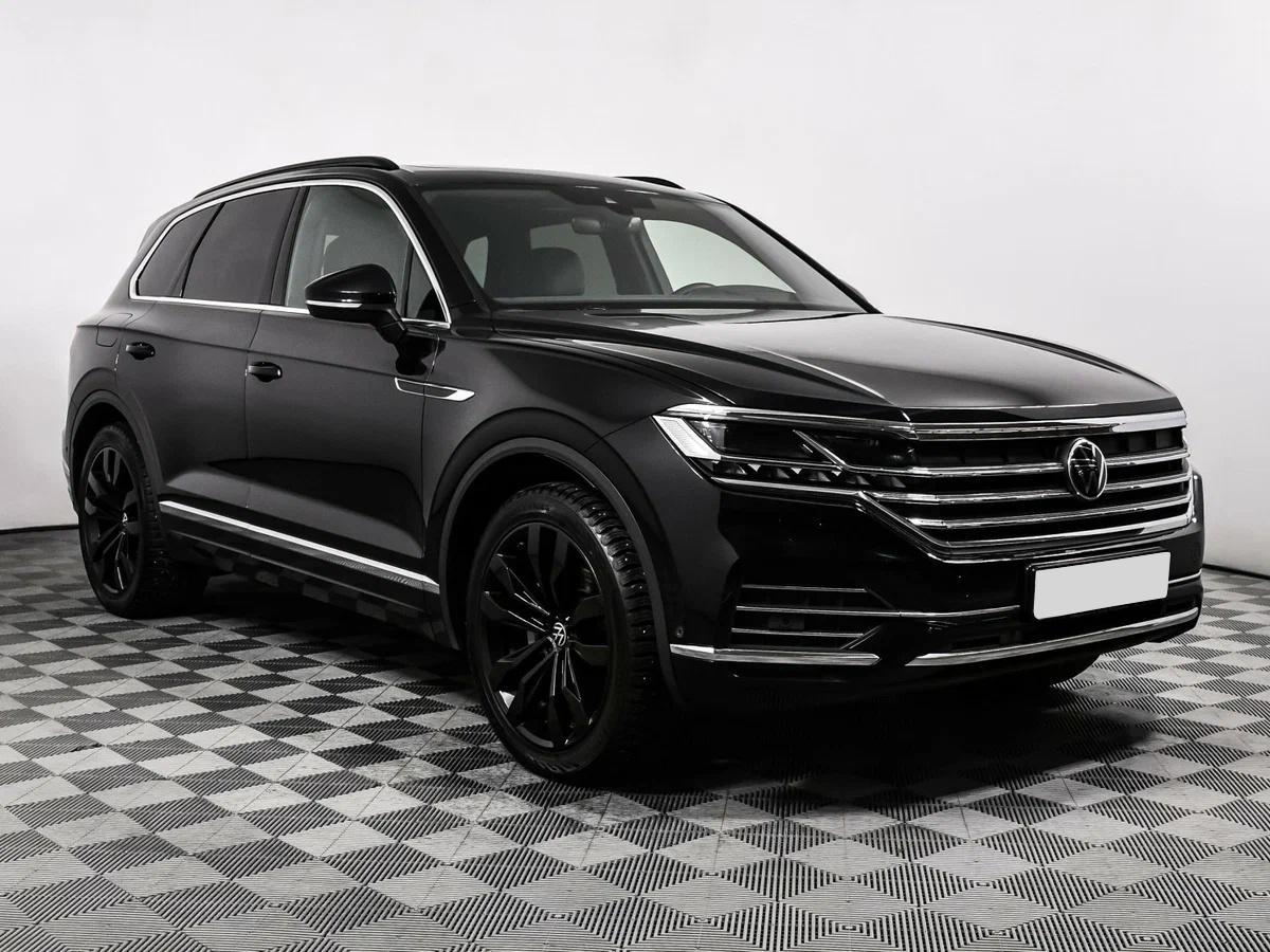Volkswagen Touareg 2023, черный