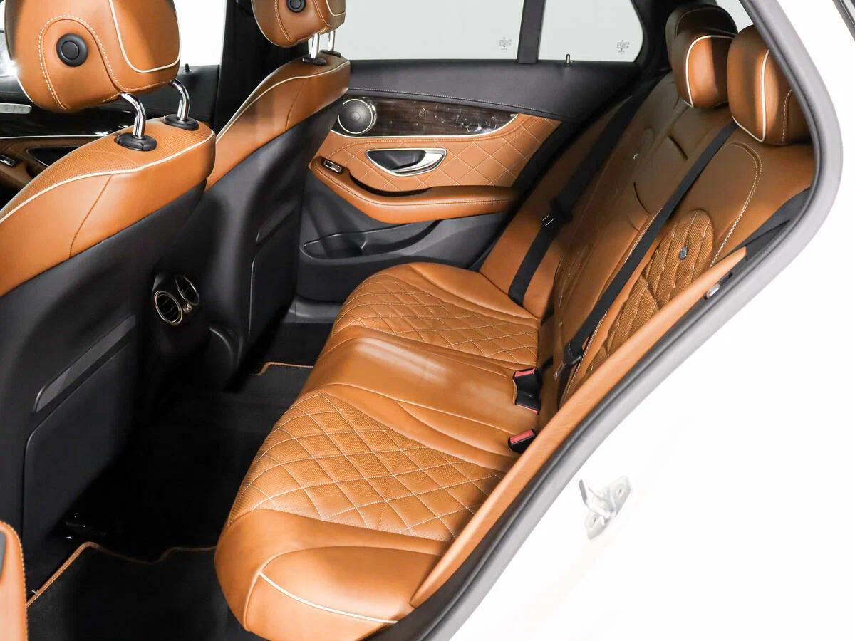 Mercedes-Benz C-Класс 2018, белый