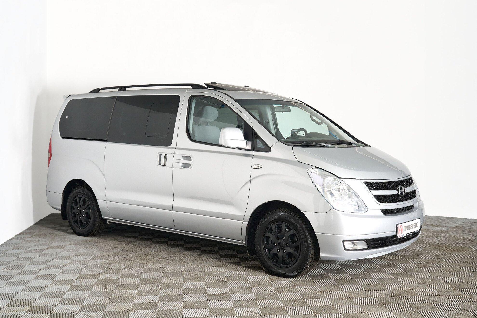 Hyundai Grand Starex 2010, серый