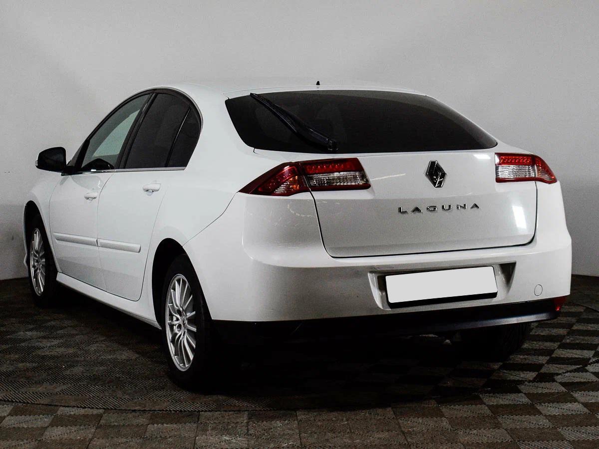 Renault Laguna 2012, белый