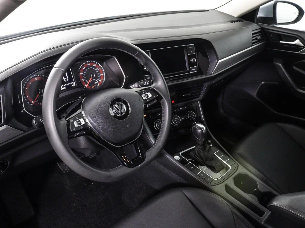 Volkswagen Jetta 2021, серый