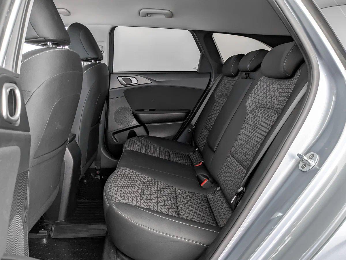 Kia Ceed 2021, серебряный