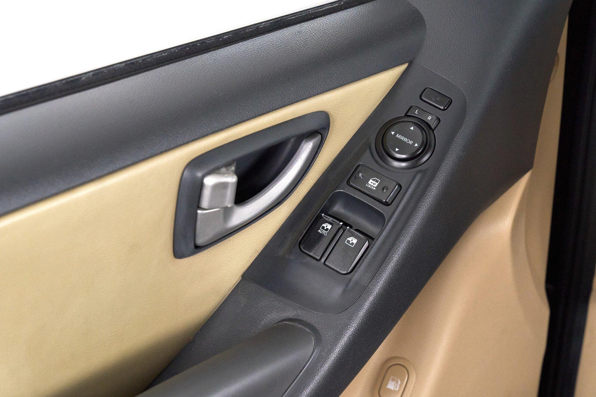 Hyundai Grand Starex 2011, черный