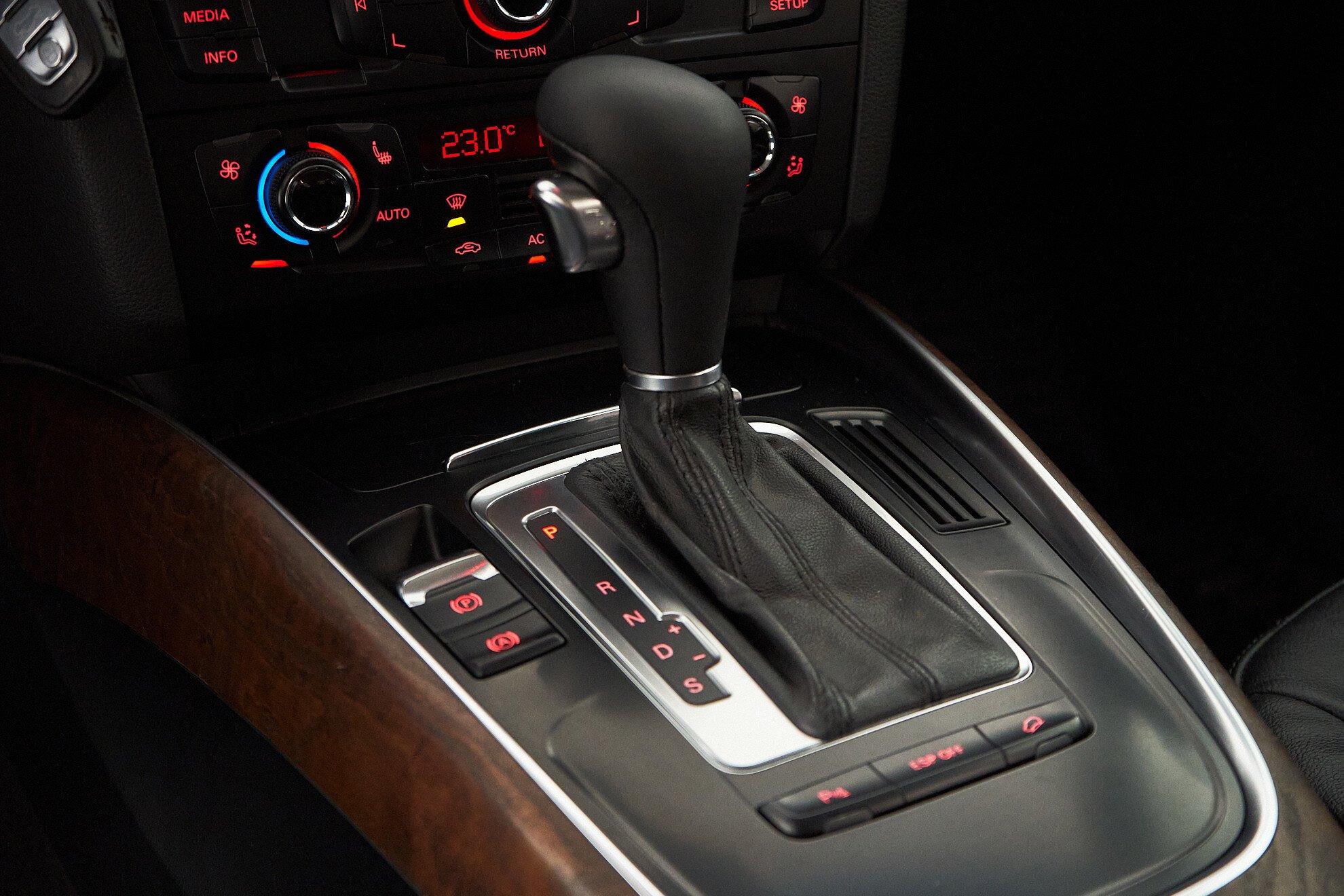 Audi Q5 2008, серый