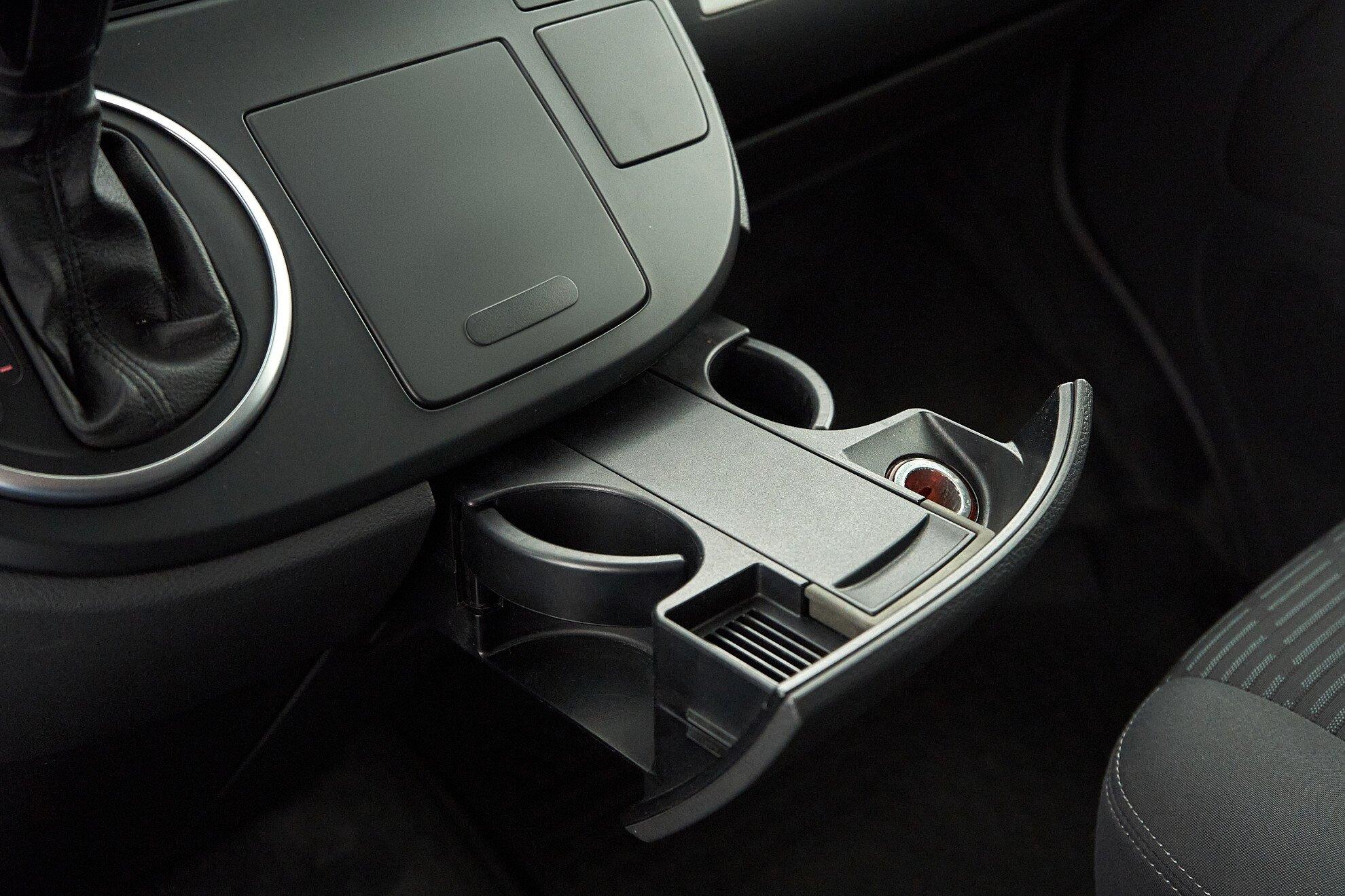 Volkswagen Multivan 2012, черный