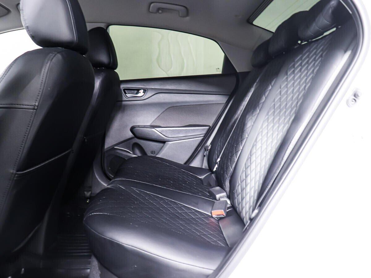 Hyundai Solaris 2020, белый