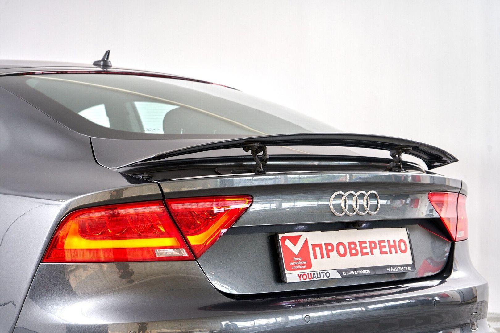 Audi A7 2013, серый