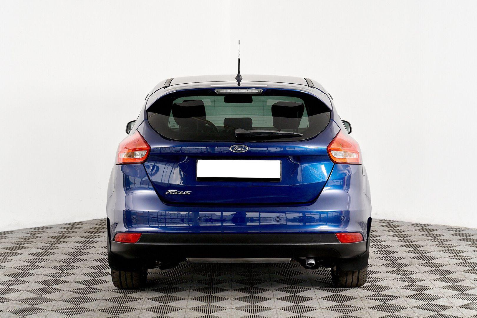 Ford Focus 2018, синий
