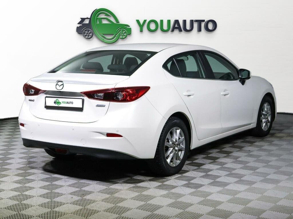 Mazda 3 2018, белый