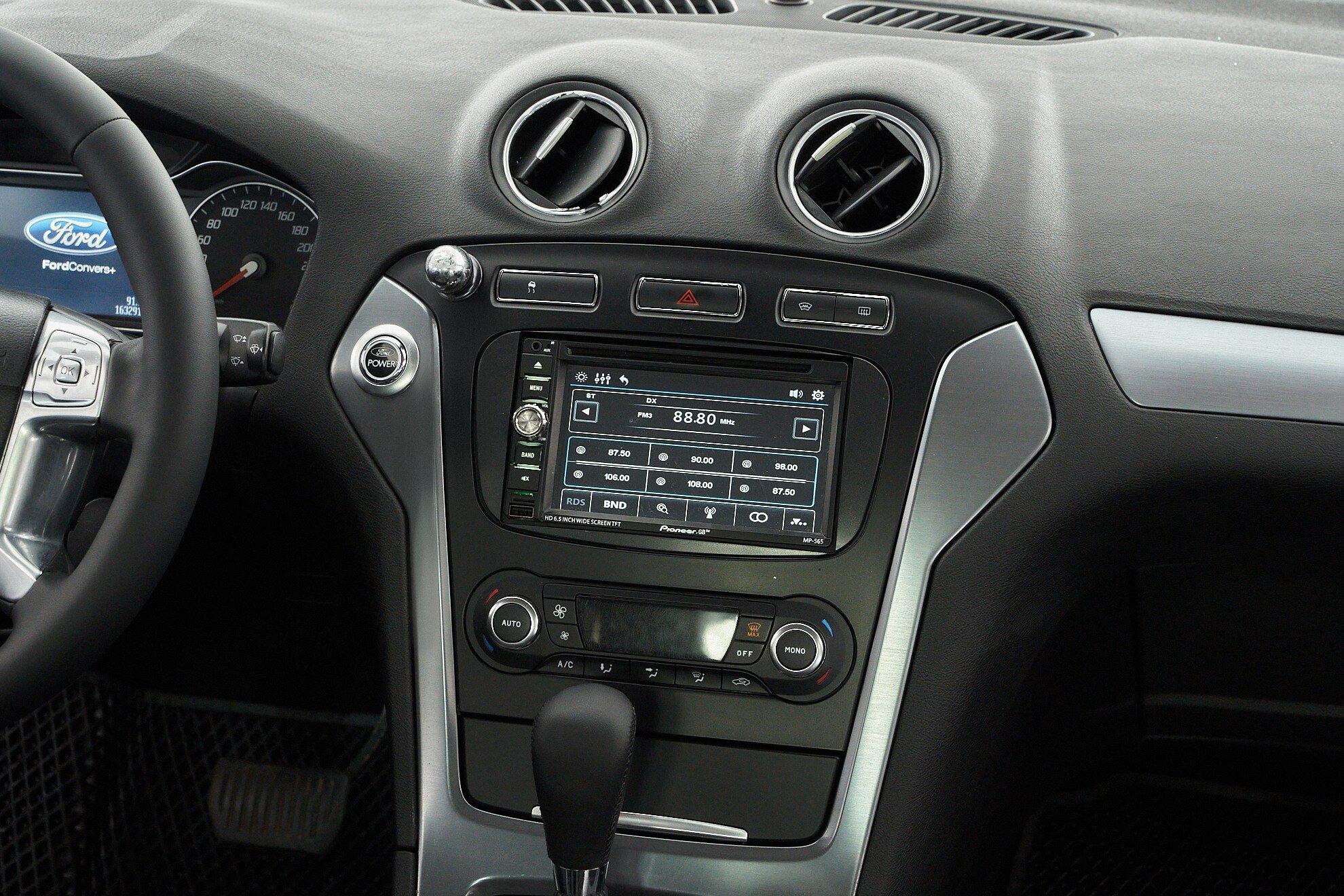 Ford Mondeo 2012, черный