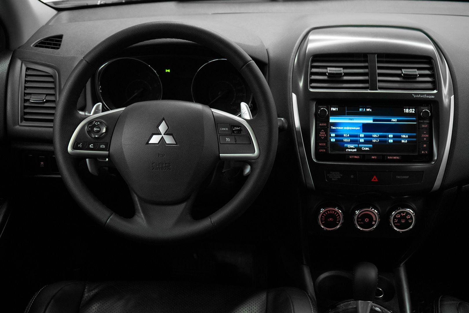 Mitsubishi ASX 2012, белый