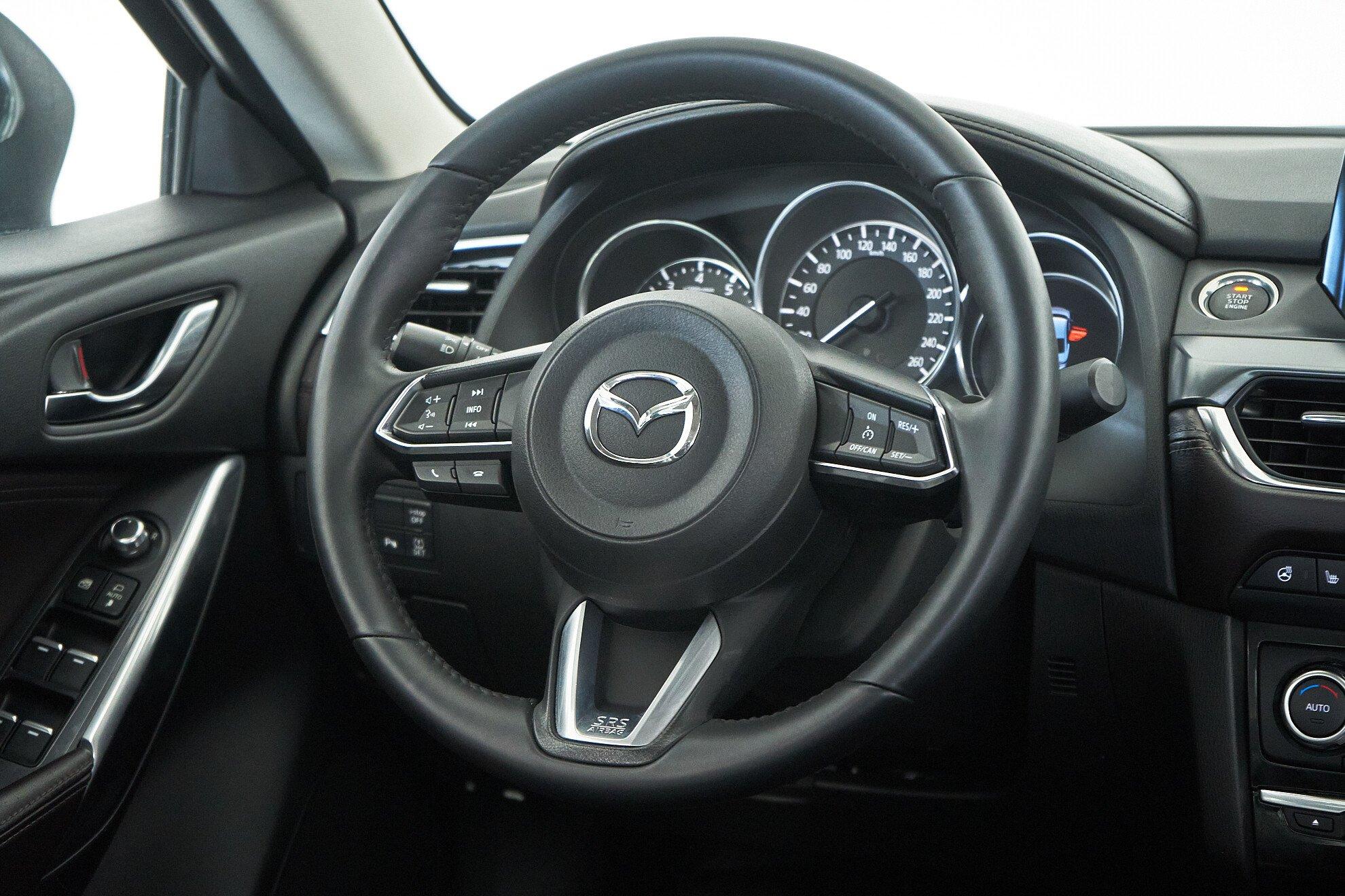 Mazda 6 2016, белый