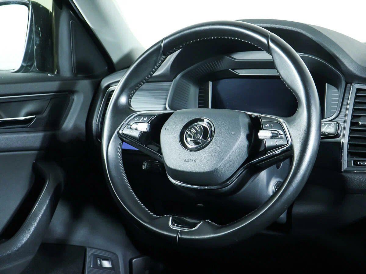 Skoda Kodiaq 2021, зеленый