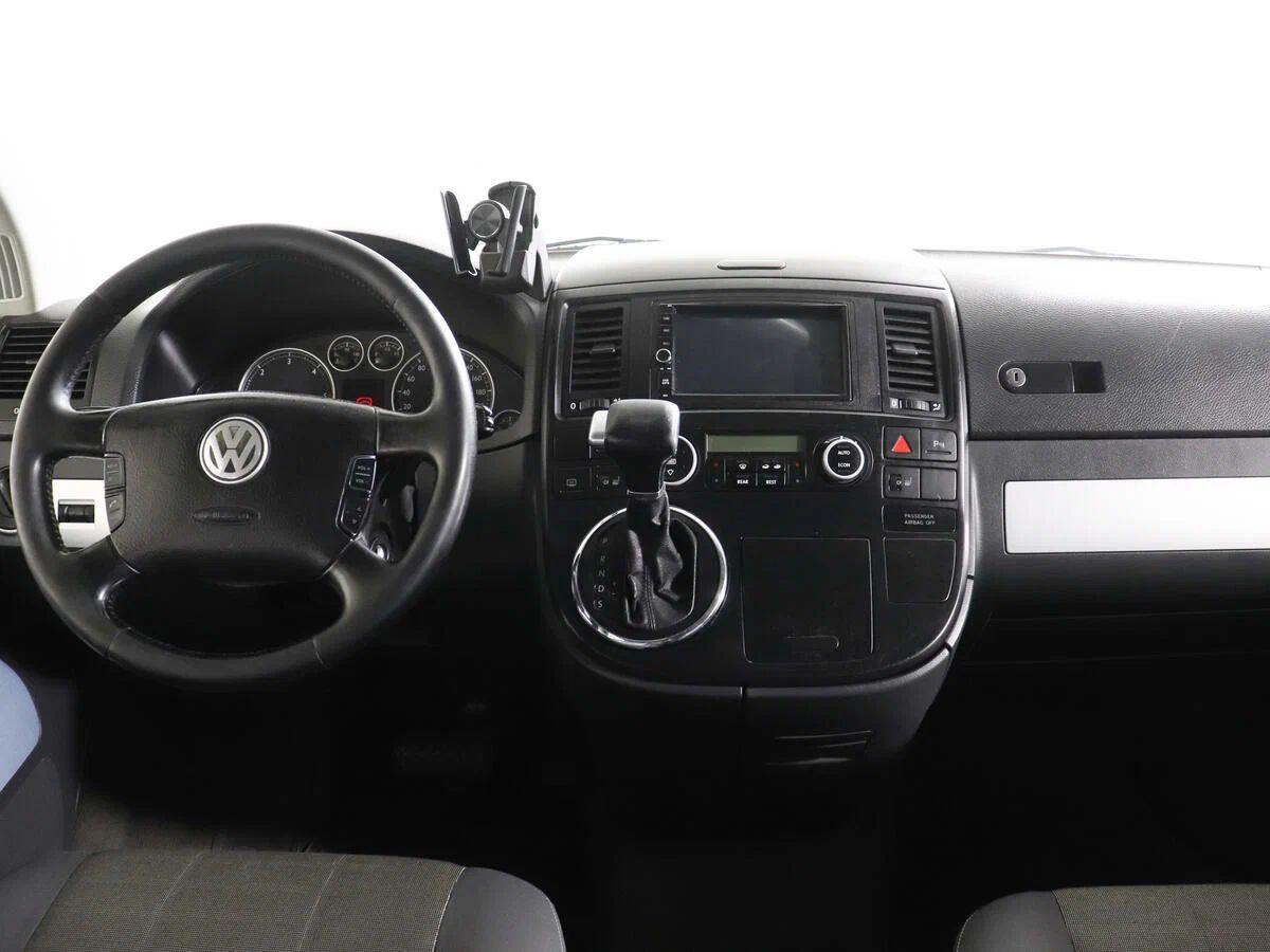 Volkswagen Multivan 2009, серебряный
