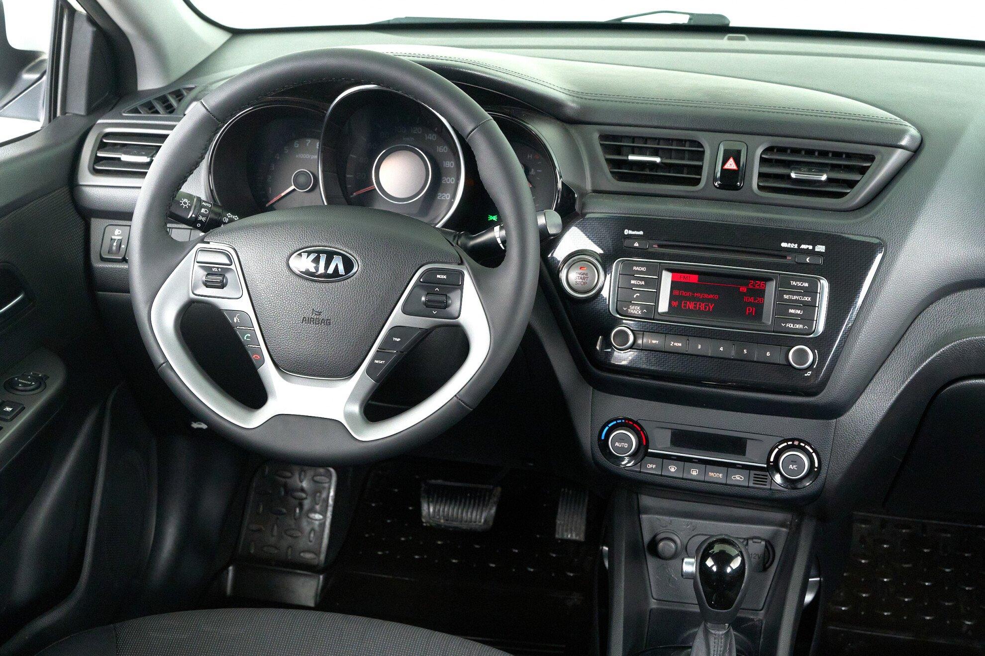 Kia Rio 2016, белый