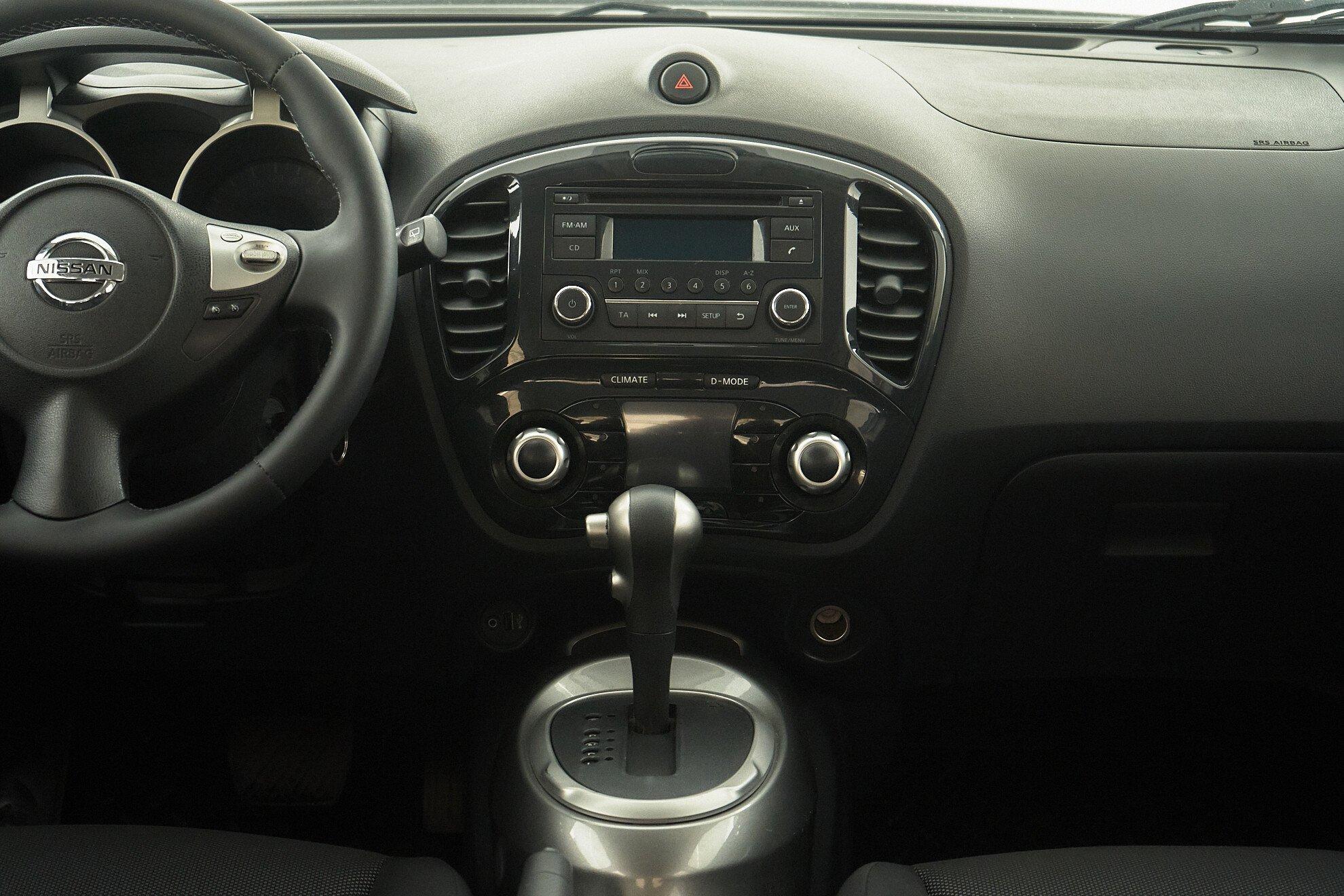 Nissan Juke 2012, коричневый
