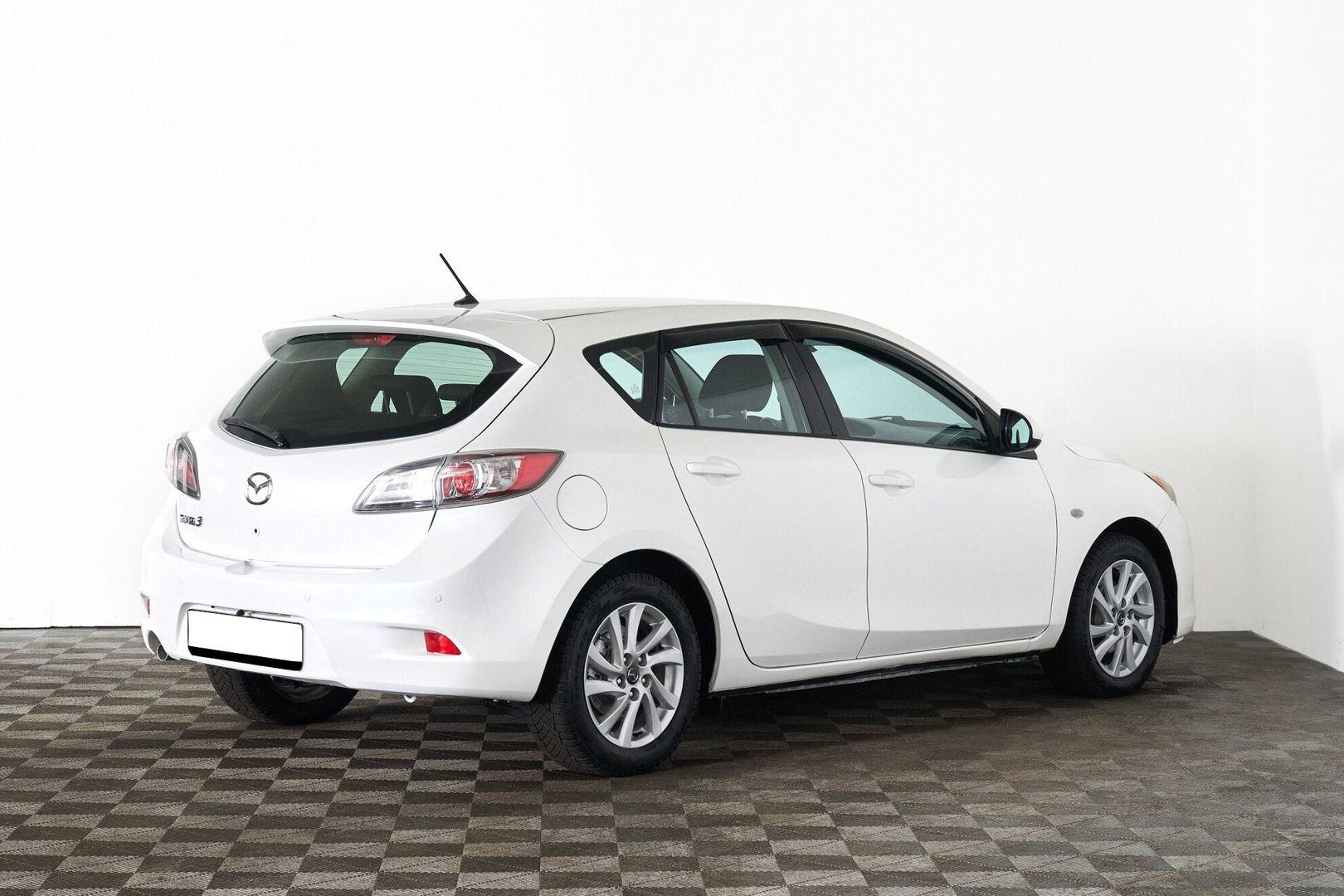 Mazda 3 2012, белый