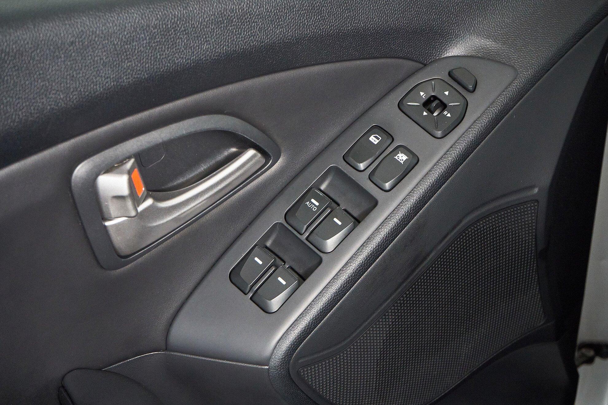 Hyundai ix35 2013, серебряный