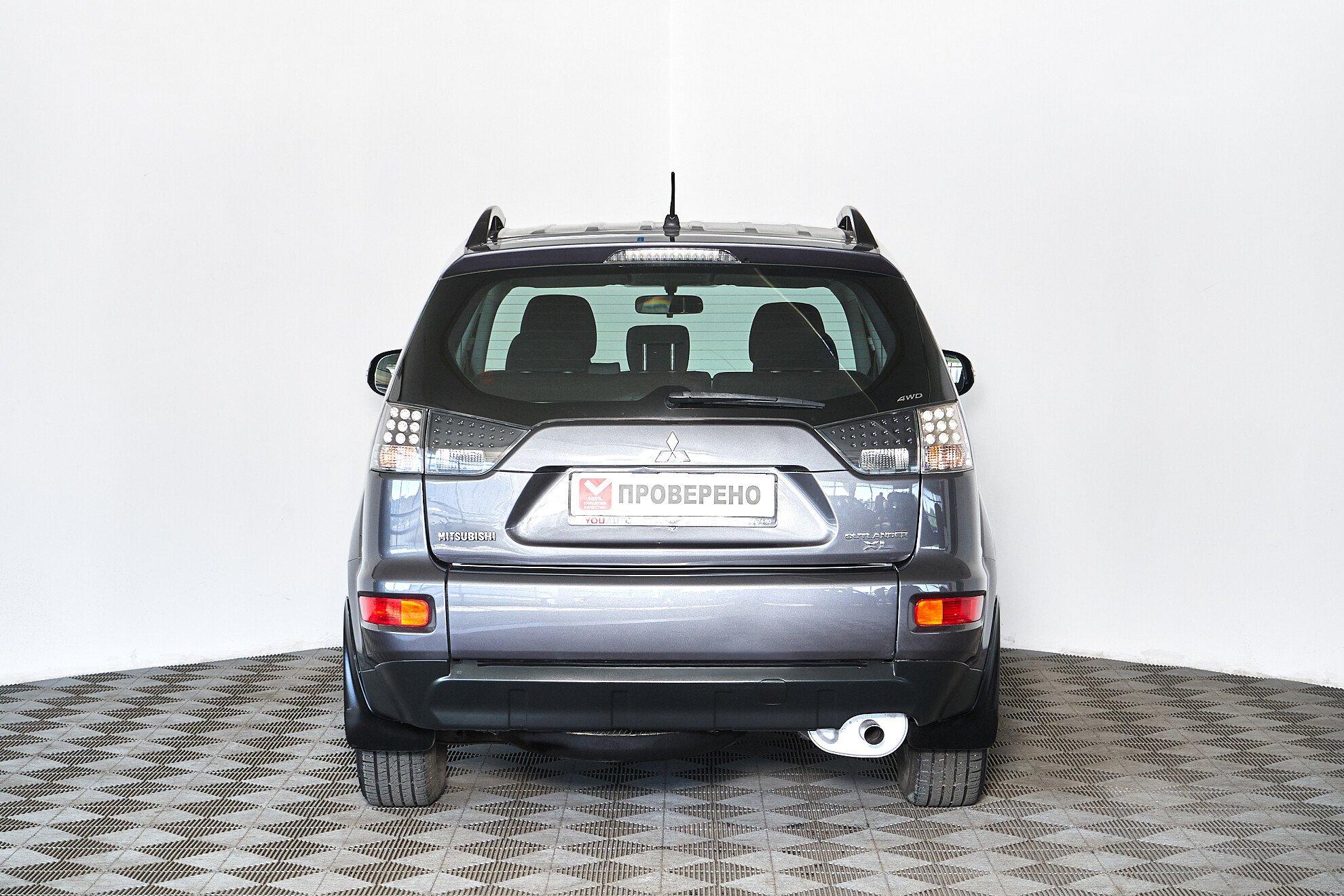 Mitsubishi Outlander 2011, серый