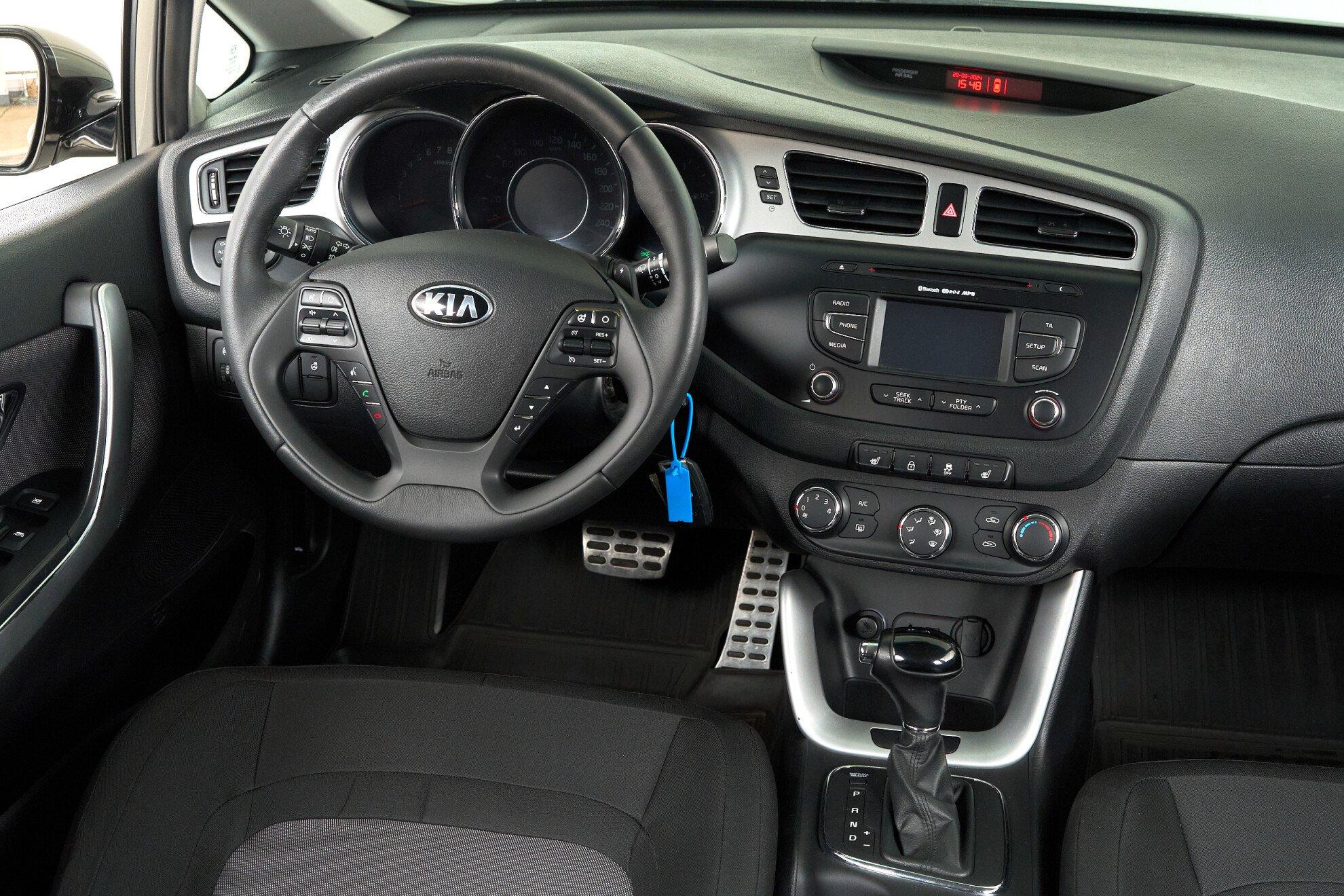 Kia Ceed 2013, серебряный