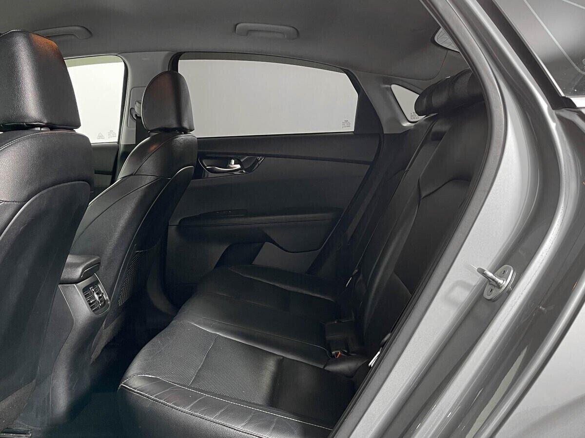 Kia Cerato 2018, серебряный