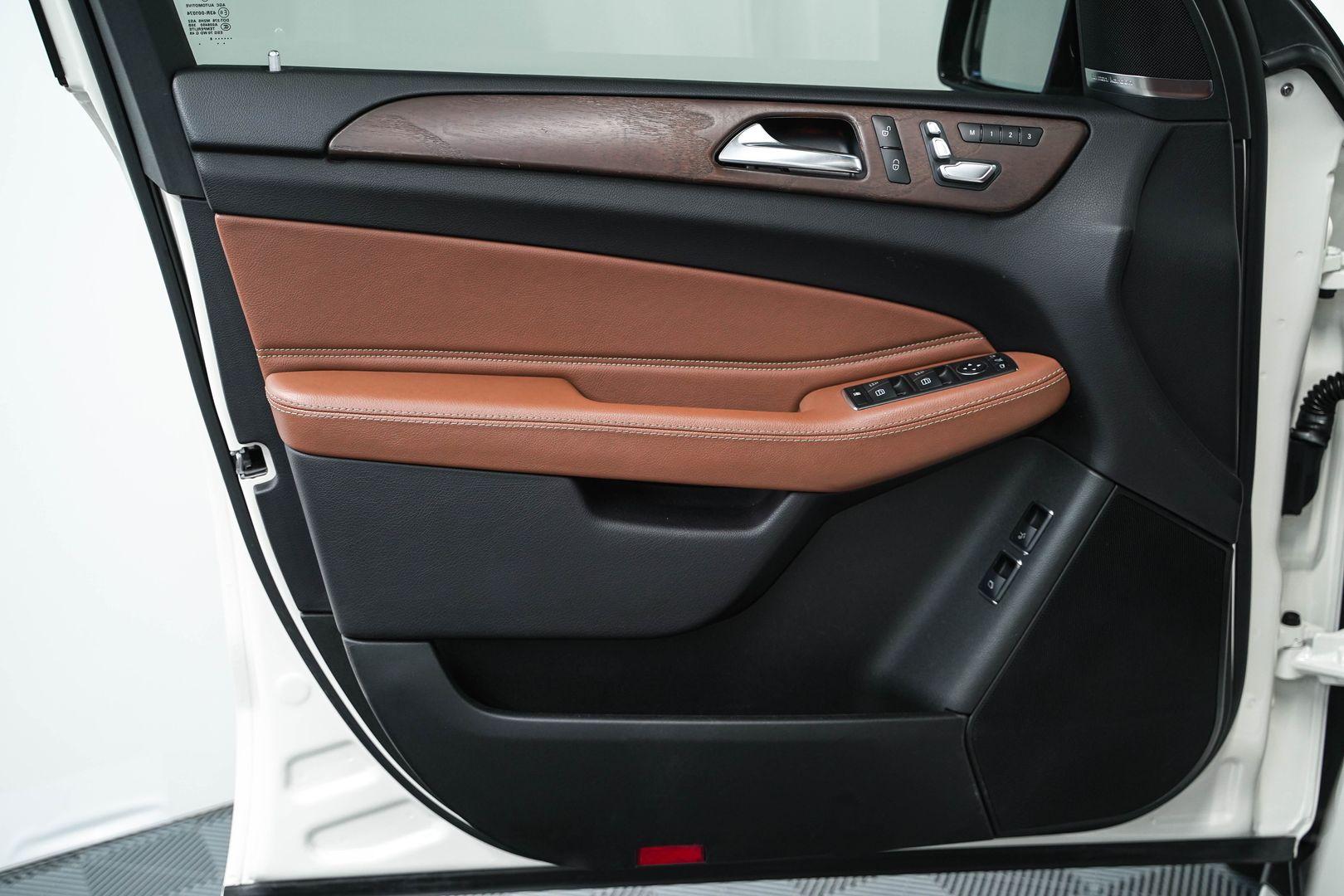 Mercedes-Benz GLS 2016, белый