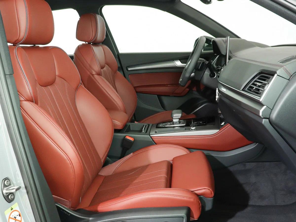 Audi Q5 2025, серый