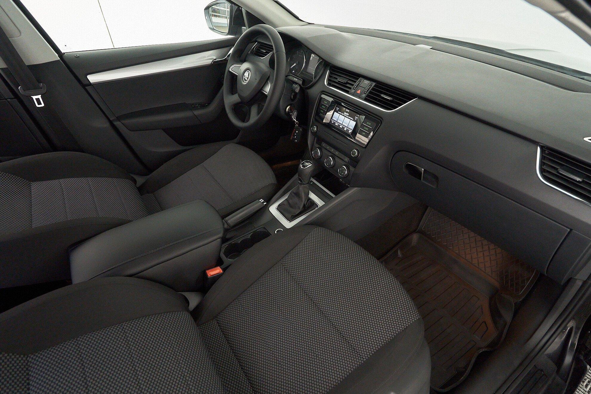 Skoda Octavia 2014, черный