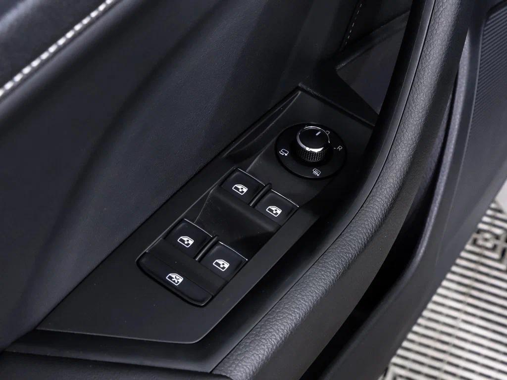 Skoda Superb 2023, серый