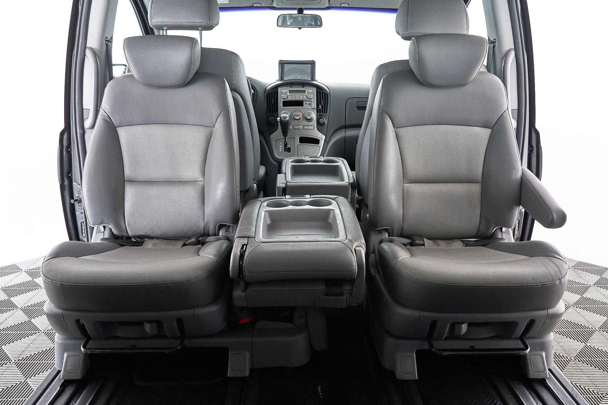 Hyundai Grand Starex 2011, черный