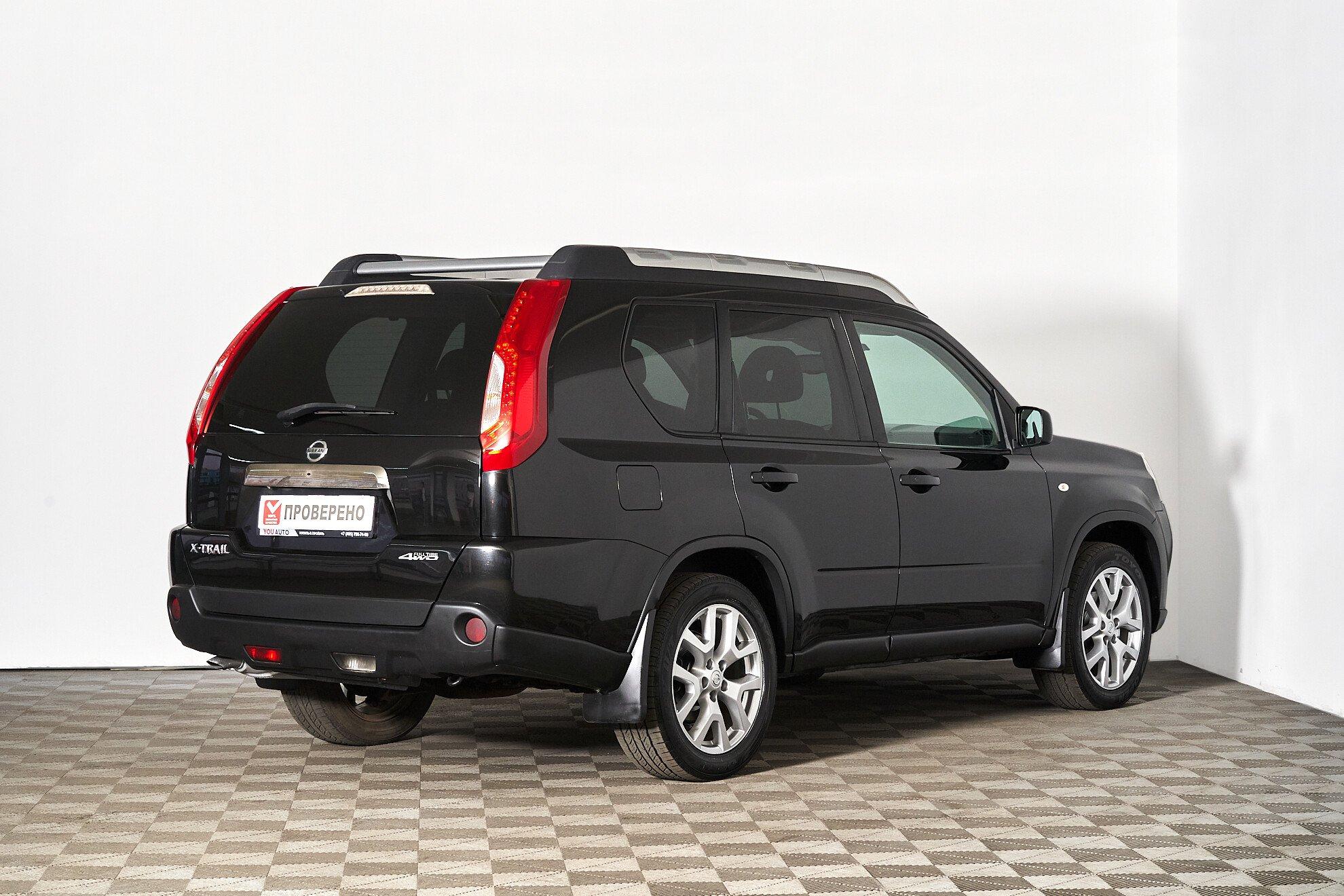Nissan X-Trail 2011, черный